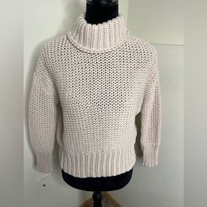 Women’s size M chunky knit cropped sweater